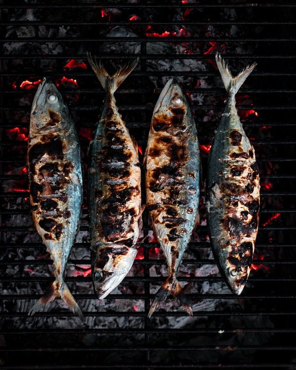 What's the best way to grill fish to perfection?